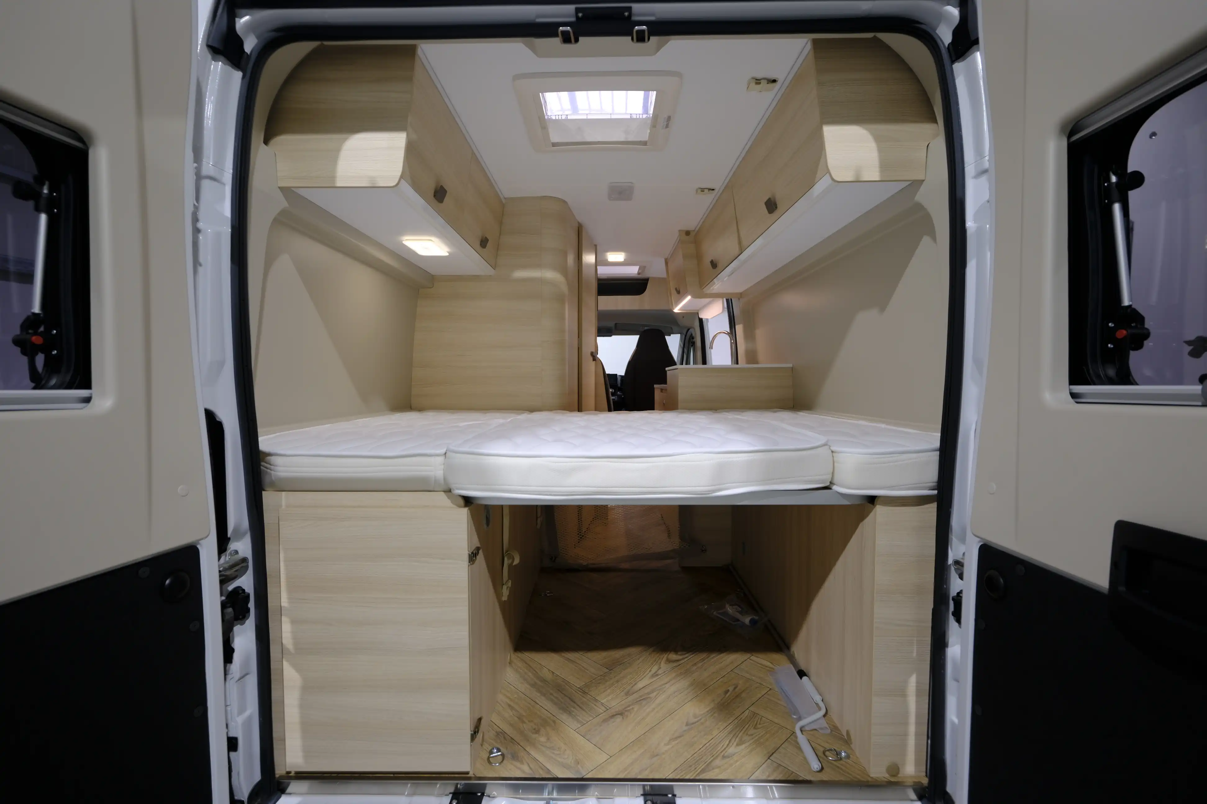 CHAUSSON V 594 FIRST-LINE